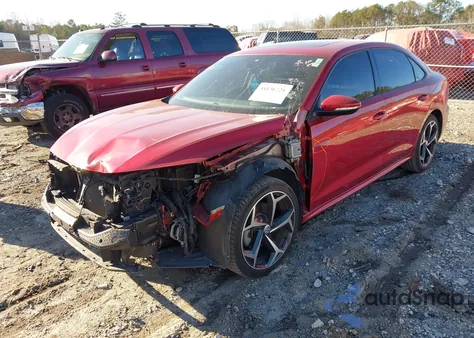 2021 Volkswagen Passat 2.0T R-Line z USA, uszkodzony, nr VIN 1VWMA7A37MC005519